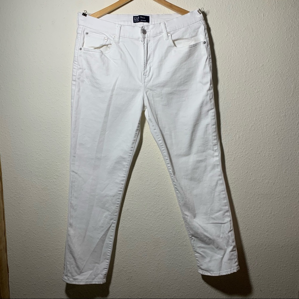 White Gap Denim Girlfriend Regular Fit Jeans, 12